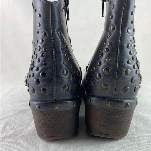 Buckle Gray Studded Ankle Boots Size 8 - Picture 9 of 11